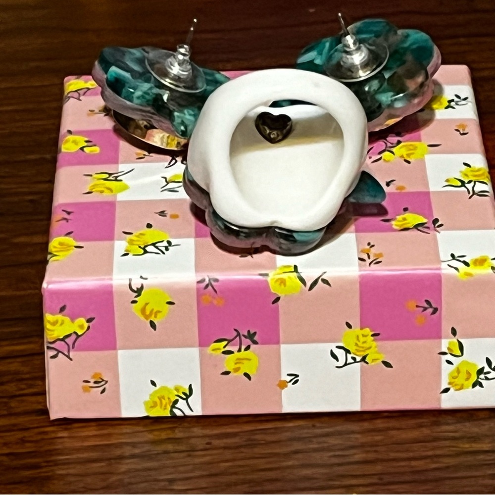 Betsey Johnson earrings with added matching ring - Picture 6 of 9